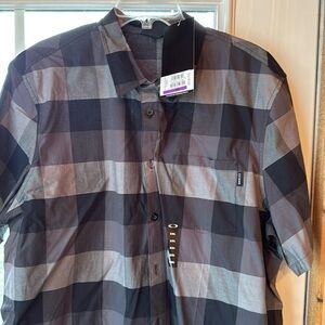 NWT button up Oakley short sleeve shirt
